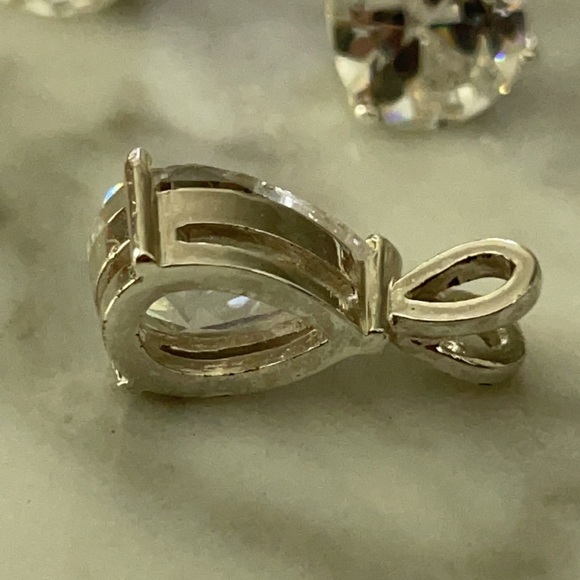 ❤️5/$25 ROMAN CZ Teardrop Earrings & Pendant Set - Picture 4 of 5